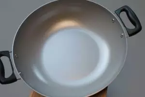 9 Rekomendasi merk wajan keramik terbaik di bawah Rp500.000, bikin masak praktis tanpa takut lengket