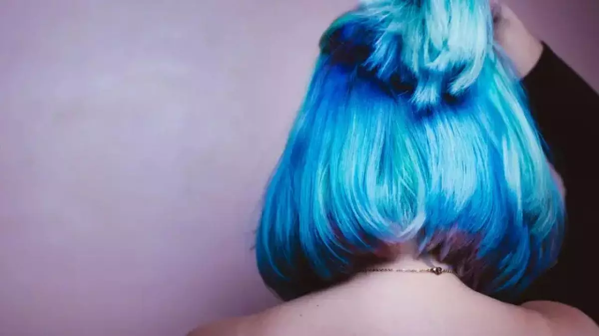 Wanita ini alami penyakit ginjal karena gonta-ganti warna rambut