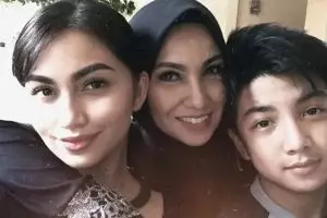 Dua saudara ini pernah jadi bintang iklan cilik, begini 9 potret kebersamaan Ariel Tatum dan adiknya
