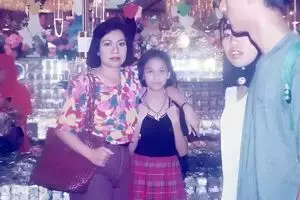 Punya ibu seorang dokter gigi, intip 11 potret Bunga Citra Lestari bareng ibunda yang selalu kompak