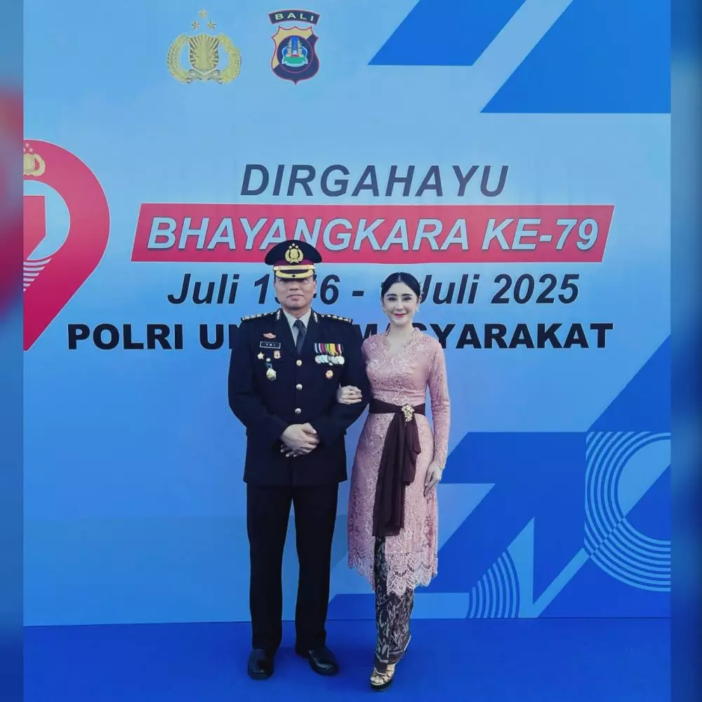 uut pertamasari bagikan foto lawas © 2025 Instagram uut pertamasari bagikan foto lawas © 2025 Instagram