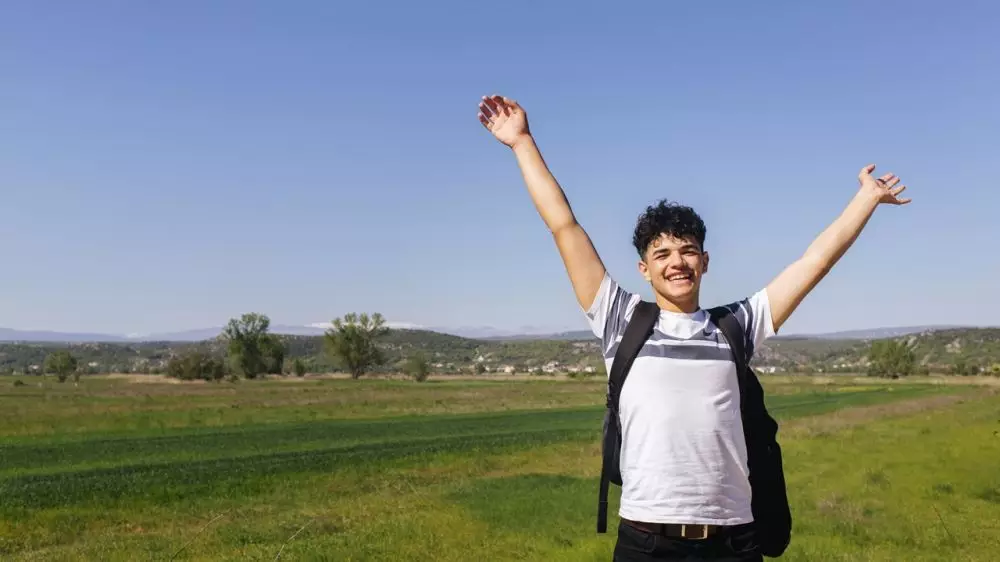 100 Kata-kata motivasi hidup di kertas, penuh semangat dan kreatif © 2025 brilio.net