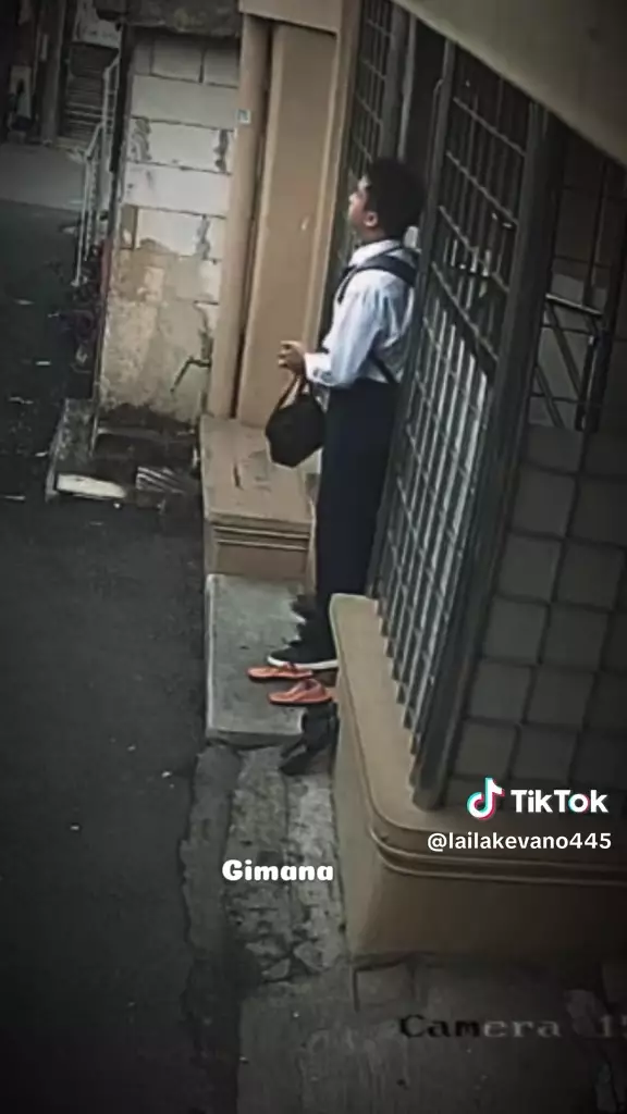 Momen pilu ibu kenang kepergian putranya lewat CCTV © 2025 TikTok Momen pilu ibu kenang kepergian putranya lewat CCTV © 2025 TikTok