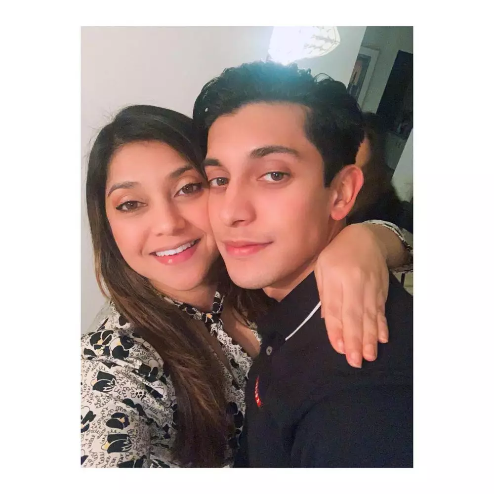 kebersamaan sarah azhari dan albany ray © instagram