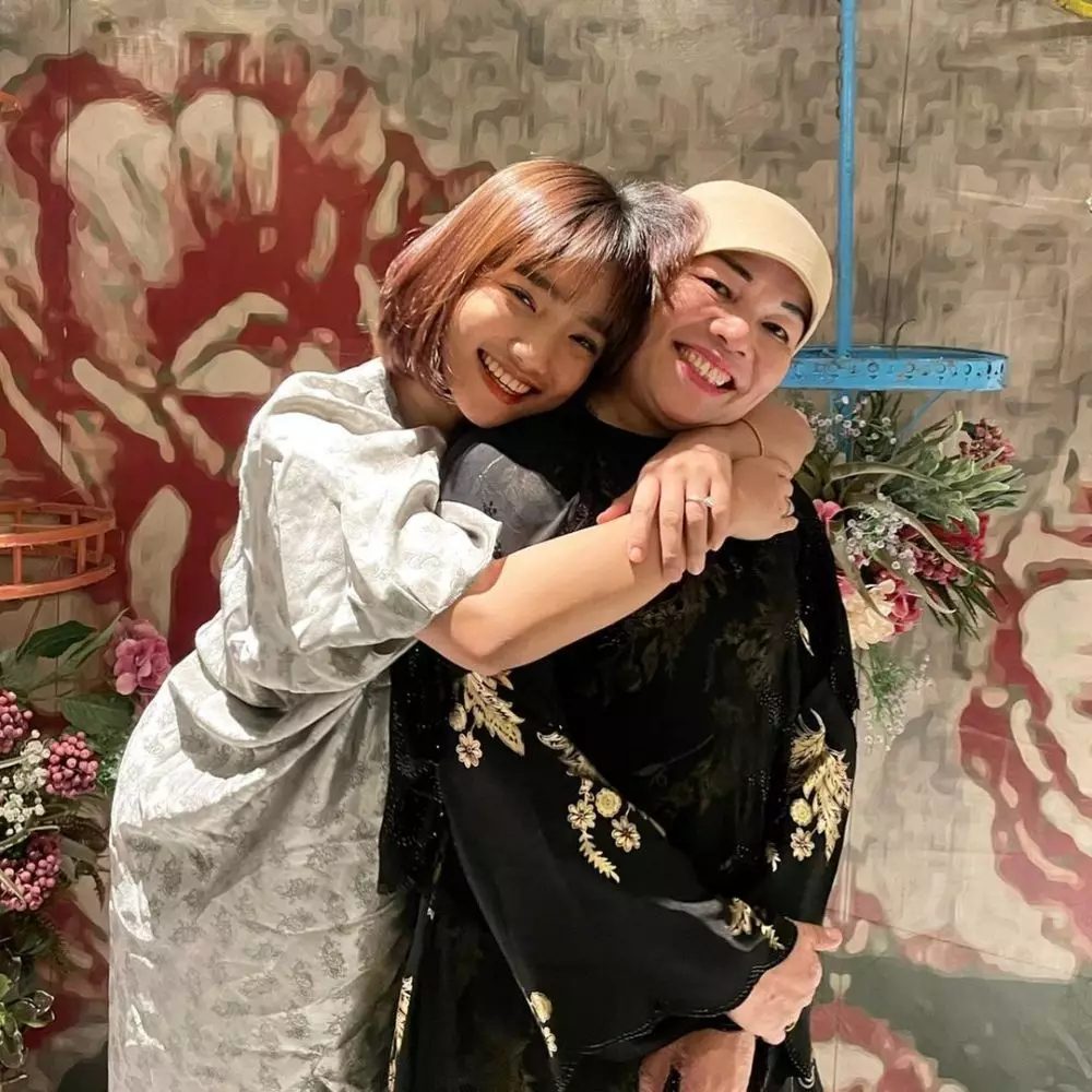 kebersamaan selebgram bareng ibu © instagram