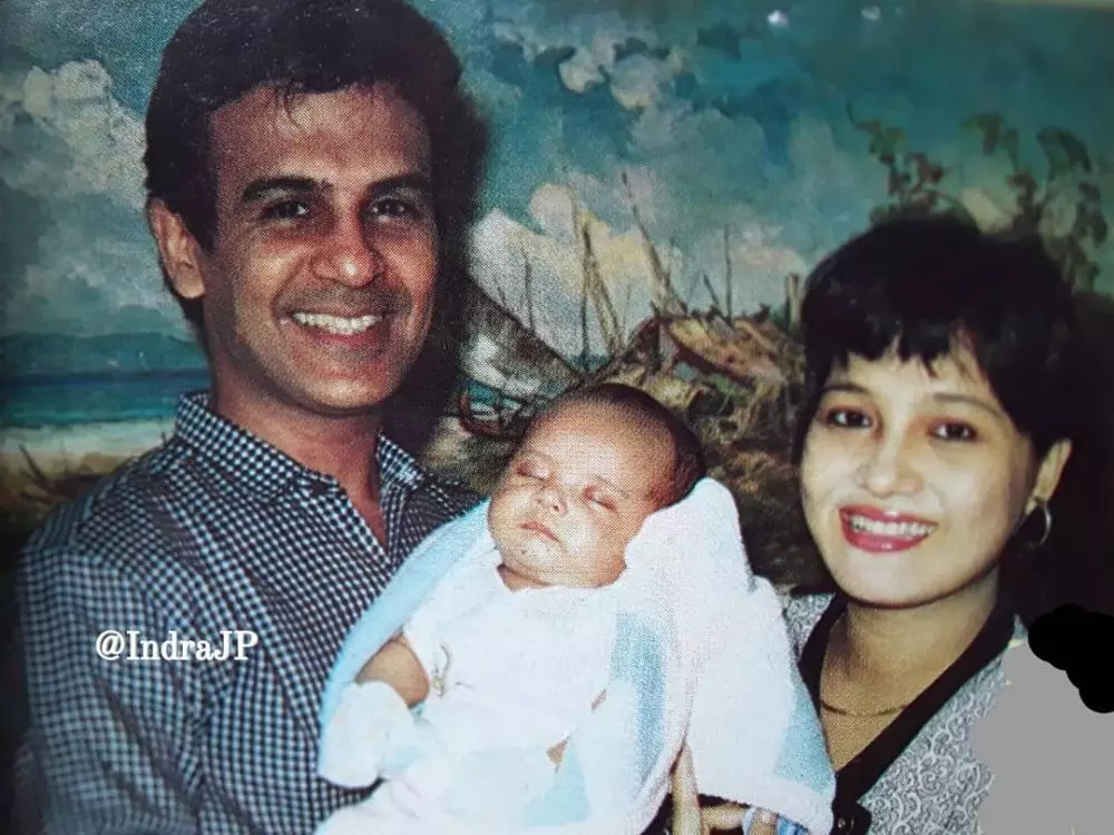 Potret lawas Mark Sungkar ayah Shireen Sungkar © 2025 brilio.net Potret lawas Mark Sungkar ayah Shireen Sungkar © 2025 brilio.net