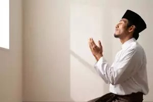 50 Rangkaian Kata bijak Islami memohon pengampunan kepada Allah SWT, menyentuh hati dan menenangkan ji