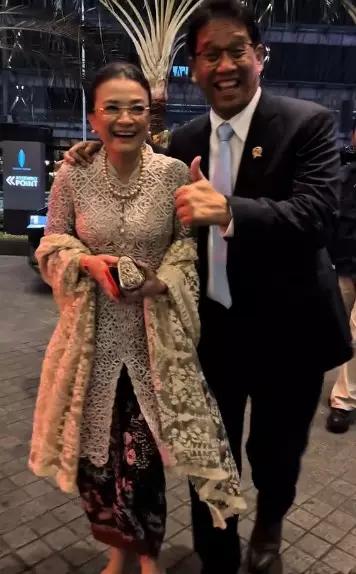 potret terbaru Ida Yulidina istri Menkeu Purbaya © TikTok potret terbaru Ida Yulidina istri Menkeu Purbaya © TikTok