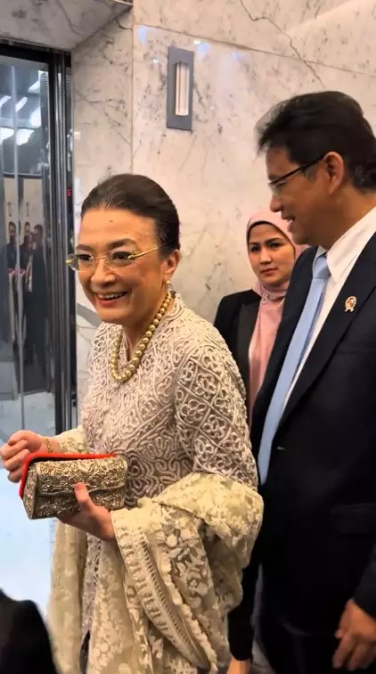 potret terbaru Ida Yulidina istri Menkeu Purbaya © TikTok potret terbaru Ida Yulidina istri Menkeu Purbaya © TikTok