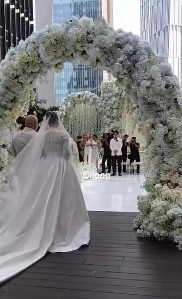 pemberkatan nikah amanda manopo dan kenny austin © 2025 brilio.net