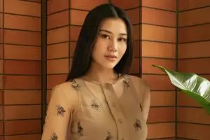 9 potret Aaliyah Massaid saat tampil bare face, bukti cantiknya effortless tanpa polesan