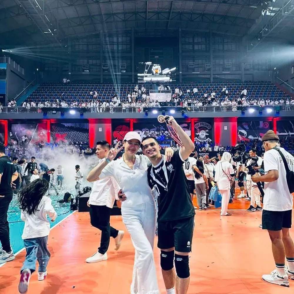  potret ricky harun & donna harun bak kakak adik © berbagai sumber