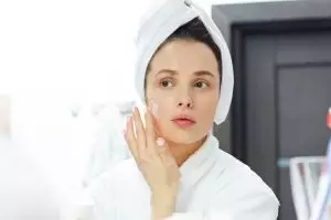 Hasil akhirnya nggak kalah kayak botoks, ini trik kencangkan elastisitas kulit pakai 1 jenis buah