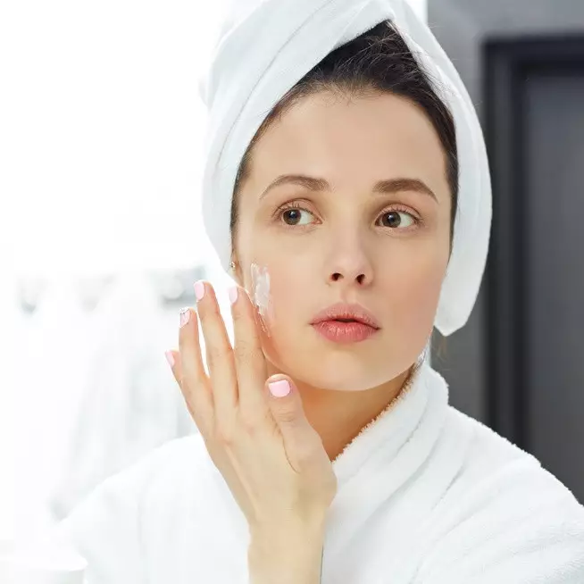 Hasil akhirnya nggak kalah kayak botoks, ini trik kencangkan elastisitas kulit pakai 1 jenis buah