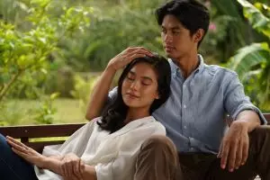 100 Kata-Kata cinta penuh kesetiaan yang bikin hubungan makin langgeng dan no drama