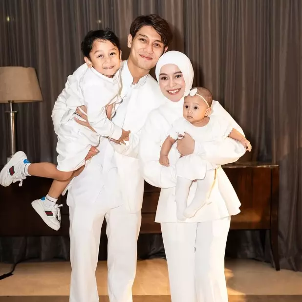 Siap sambut keluarga baru, ini 9 momen unik Rizky Billar dan abang L umumkan hamil ketiga Lesty Kejora