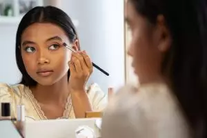 8 Rekomendasi eyeshadow palette harga terjangkau, hasil makeup elegant dan natural