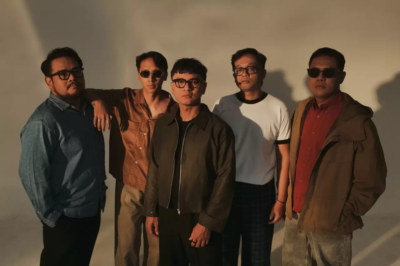 Ajari Aku: Kisah move on dari Dhedot Letto, proyek vokalis barunya bersama SMARAI