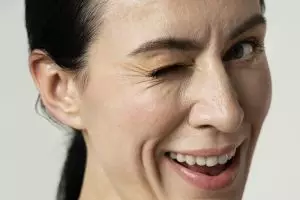 10 Toner menyamarkan garis senyum di pipi, keriput wajah tersamarkan harga di bawah Rp 150 ribu