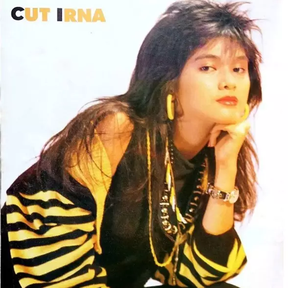 Dulu sepanggung dengan Nike Ardilla di band Denis Angel, 11 transformasi lady rocker ini tuai atensi