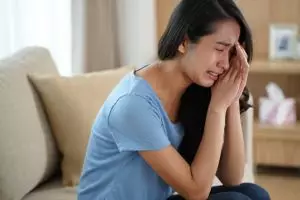 100 Kata-kata tersakiti oleh pasangan, ungkapan kesedihan yang penuh luka