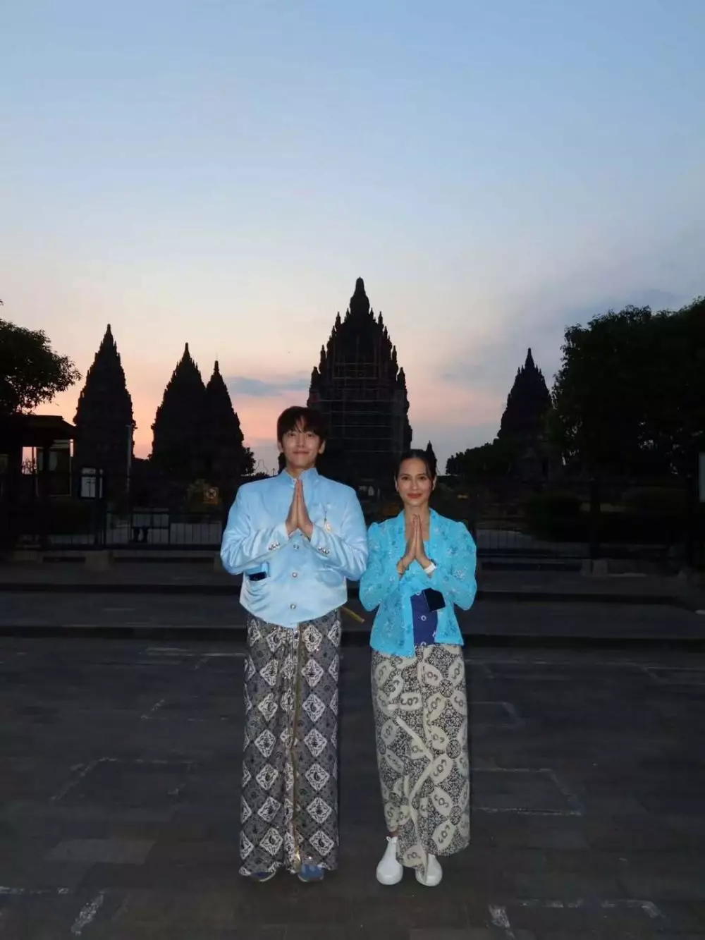 Ji Chang-wook jalan-jalan di Yogyakarta bareng Pevita Pearce © 2025 brilio.net Ji Chang-wook jalan-jalan di Yogyakarta bareng Pevita Pearce © 2025 brilio.net