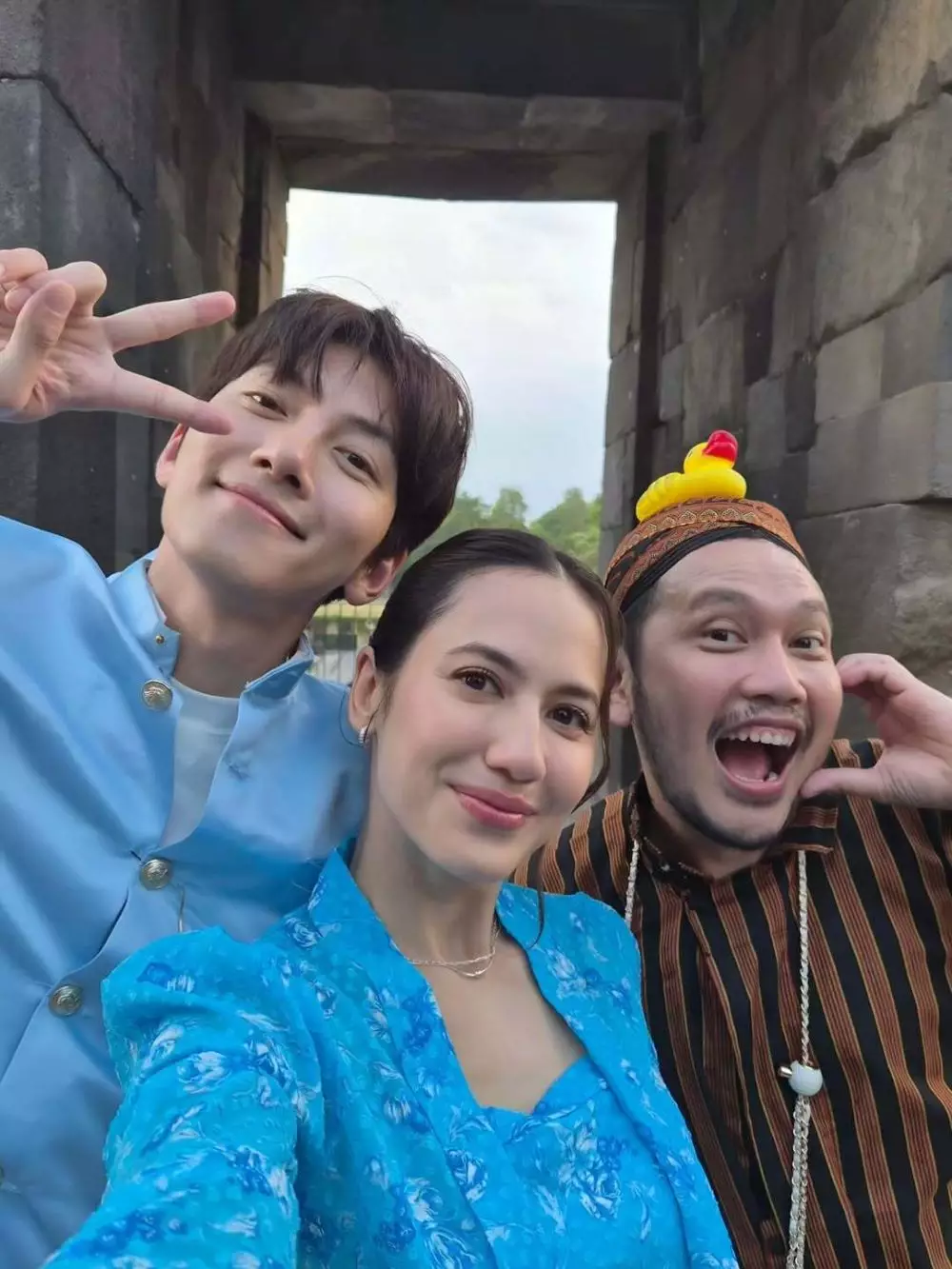 Ji Chang-wook jalan-jalan di Yogyakarta bareng Pevita Pearce © 2025 brilio.net Ji Chang-wook jalan-jalan di Yogyakarta bareng Pevita Pearce © 2025 brilio.net