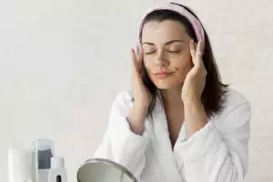 Wajah kenyal seperti masih muda, ini trik membuat serum antiaging dengan 1 jenis tanaman herbal