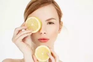 Wajah kering dan kusam? Coba buat masker sendiri di rumah dari 1 jenis buah, lembap tanpa lidah buaya