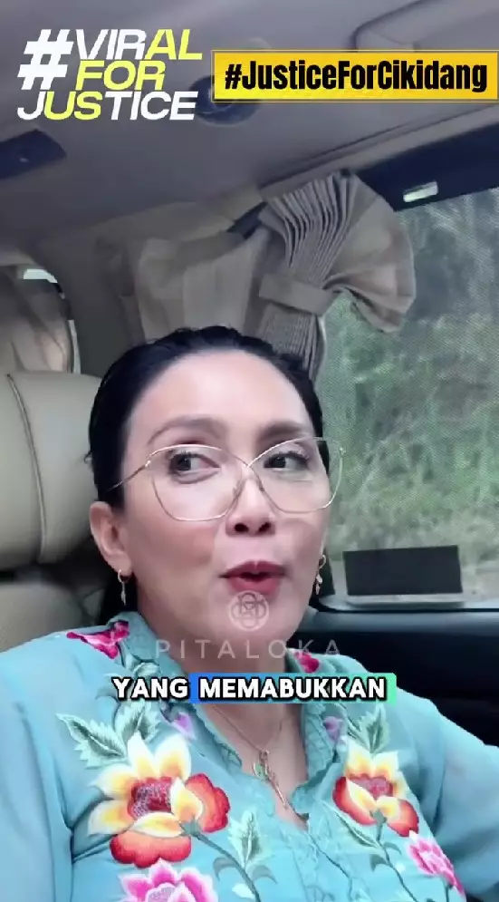 Rieke Diah Pitaloka cek jalan rusak © Instagram Rieke Diah Pitaloka cek jalan rusak © Instagram