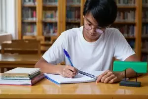 10 Contoh descriptive text tentang hewan dan strukturnya, cocok untuk latihan bahasa Inggris