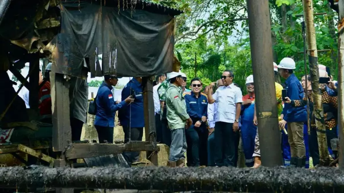 Menteri Bahlil ajak warga kerja di Sumur Rakyat, gaji lebih besar dari PNS