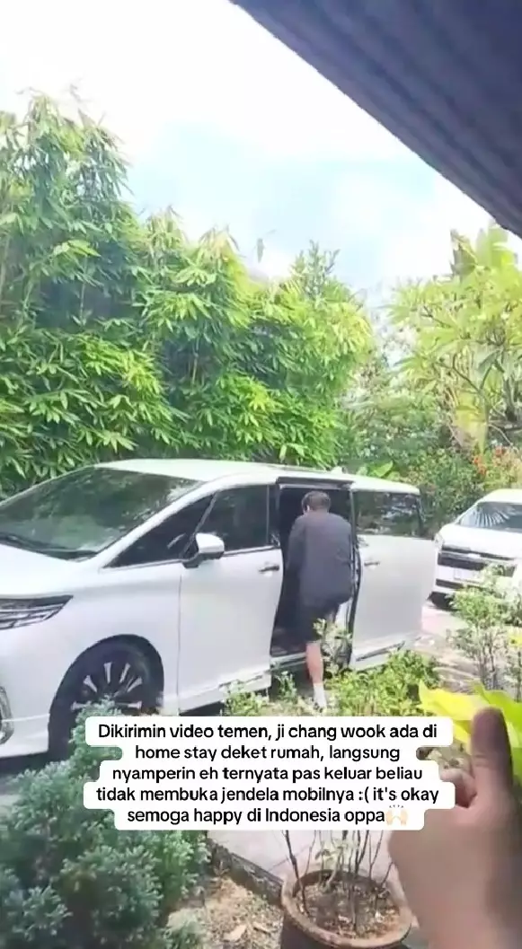 Ji Chang-wook tak jaim makan lesehan © berbagai sumber