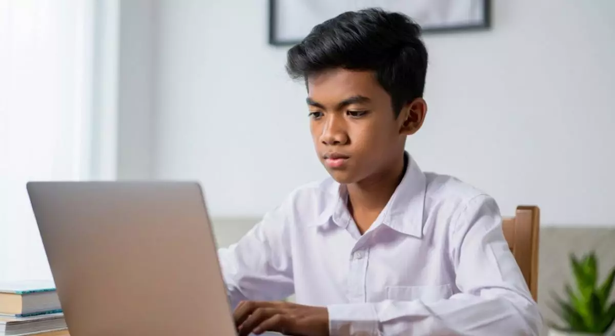8 Contoh teks monolog tentang pendidikan, menggetarkan hati, penuh harapan, dan memberi semangat