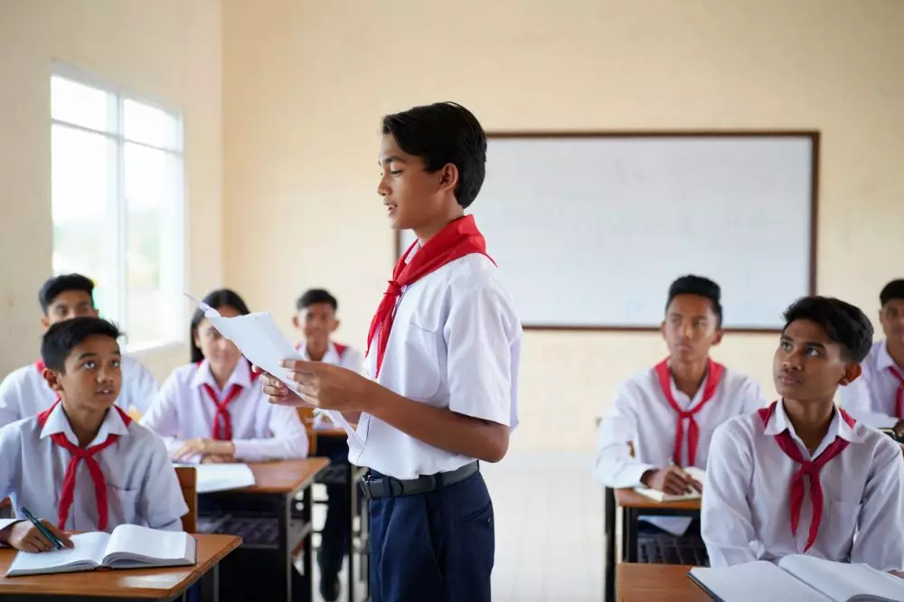 Contoh teks monolog tentang pendidikan © 2025 brilio.net Contoh teks monolog tentang pendidikan © 2025 brilio.net