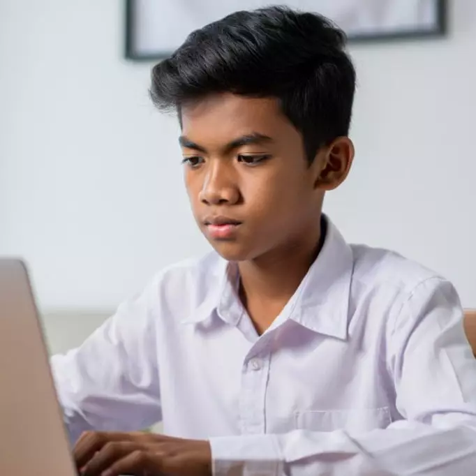 8 Contoh teks monolog tentang pendidikan, menggetarkan hati, penuh harapan, dan memberi semangat