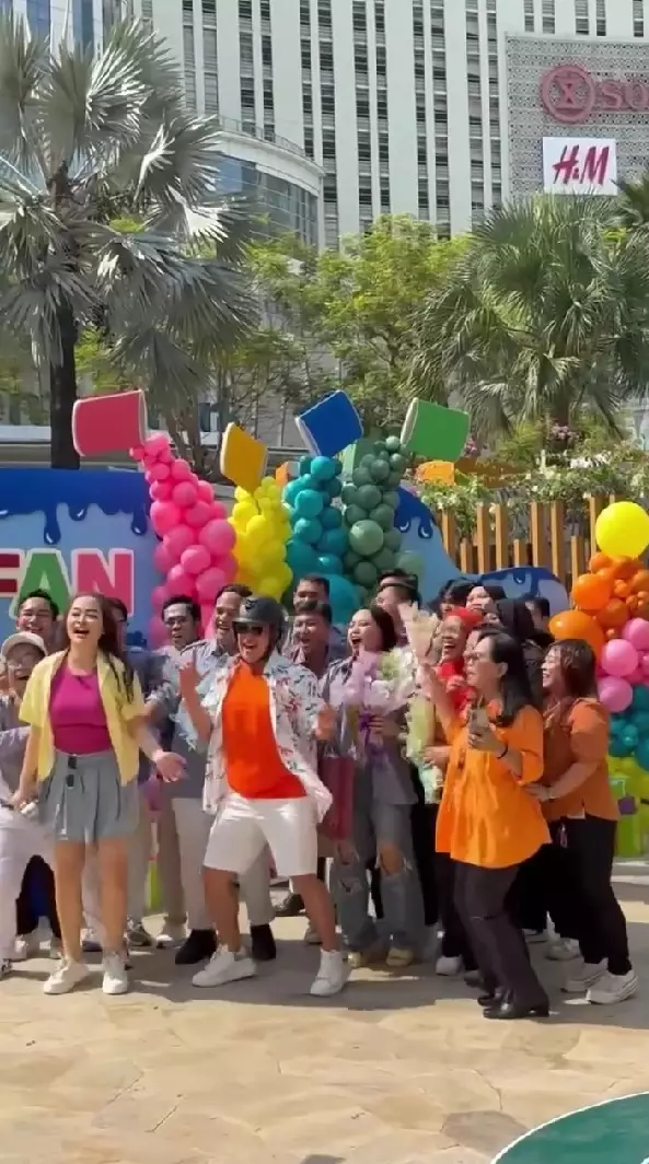 Irfan Hakim ultah dapat hadiah mobil © Instagram Irfan Hakim ultah dapat hadiah mobil © Instagram