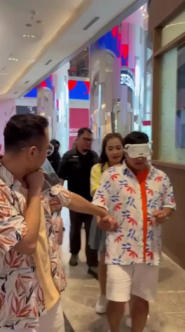 Irfan Hakim ultah dapat hadiah mobil © Instagram Irfan Hakim ultah dapat hadiah mobil © Instagram