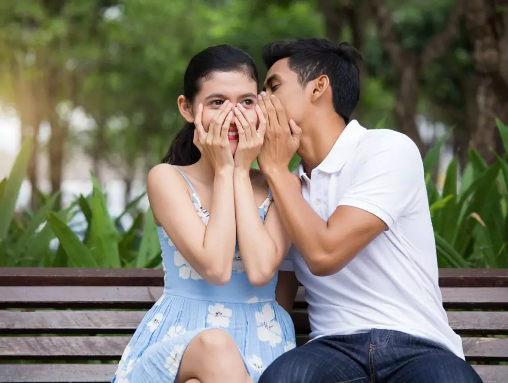 Kata-kata bucin jawa lucu singkat dan artinya © 2025 brilio.net