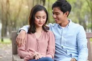 100 Kata-kata bucin jawa lucu singkat dan artinya, bikin doi klepek-klepek