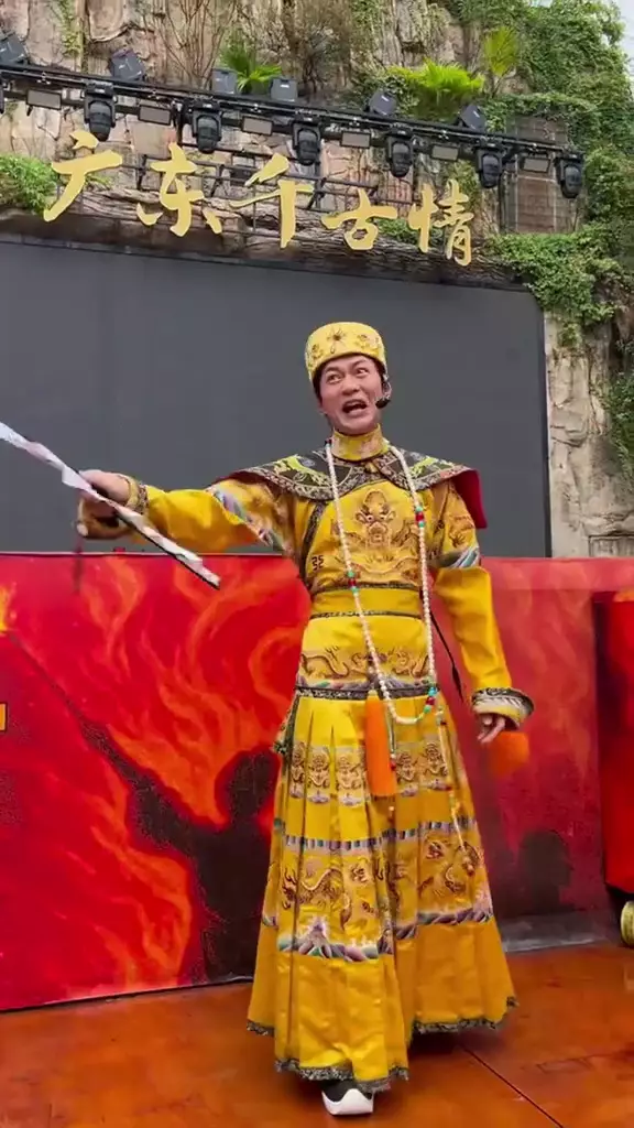 Aktor Kwong Wa biksu Tom Sam-chong Kera Sakti © 2025 Instagram Aktor Kwong Wa biksu Tom Sam-chong Kera Sakti © 2025 Instagram