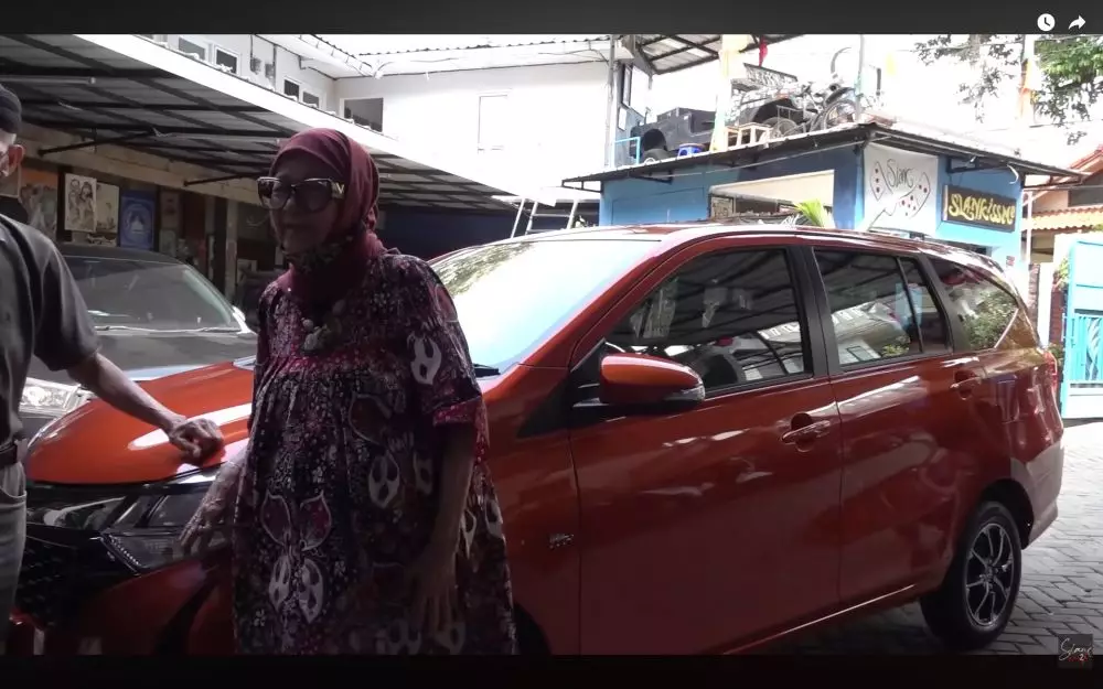 Raffi Ahmad hadiahi rekan mobil mewah © 2025 brilio.net Raffi Ahmad hadiahi rekan mobil mewah © 2025 brilio.net