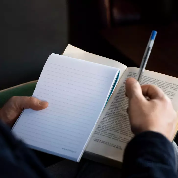 Apa itu majas personifikasi? Pahami pengertian, ciri, dan contohnya yang mudah dipahami