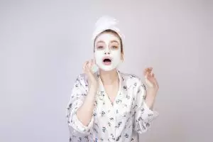 Rahasia kulit glowing tanpa perawatan mahal, pakai 1 jenis buah ini ampuh bikin wajah bebas kusam