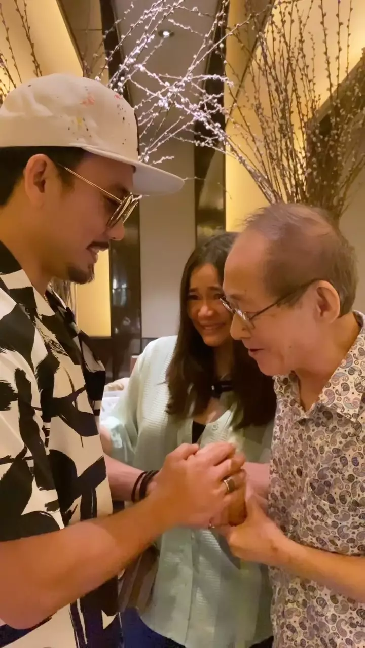 kebersamaan aktor dan ayah mertua © berbagai sumber