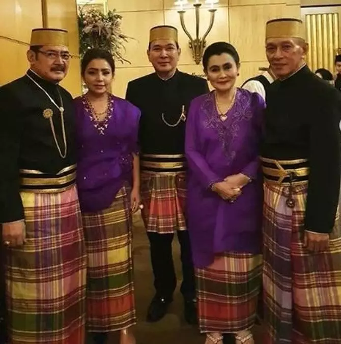 kebersamaan mayangsari dan keluarga sang suami © instagram kebersamaan mayangsari dan keluarga sang suami © instagram