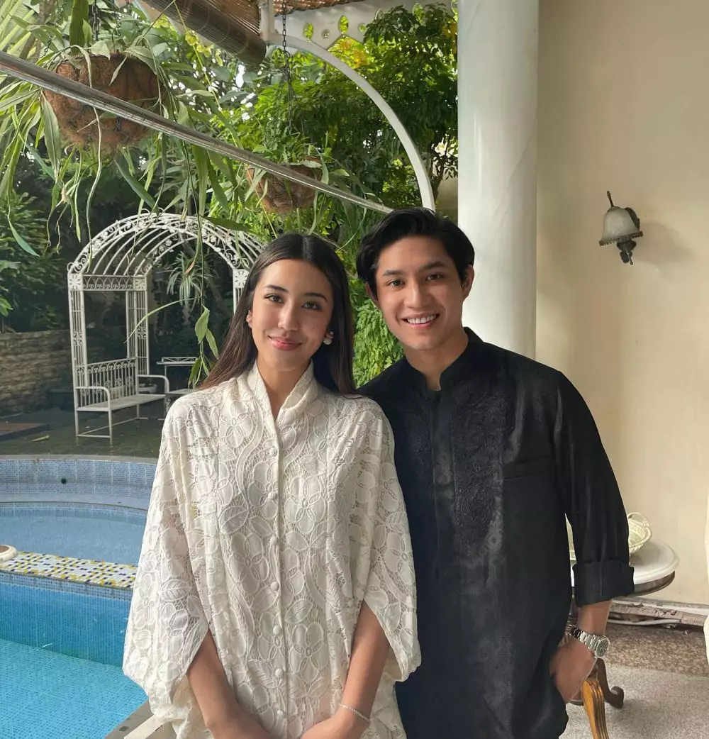 Teuku Rassya melamar Cleantha Islan © 2025 Instagram Teuku Rassya melamar Cleantha Islan © 2025 Instagram