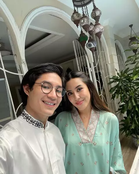 Teuku Rassya melamar Cleantha Islan © 2025 Instagram Teuku Rassya melamar Cleantha Islan © 2025 Instagram