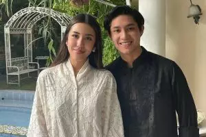 Akhirnya terungkap, ini 7 potret momen Teuku Rassya melamar Cleantha Islan di Jepang, romantis pol