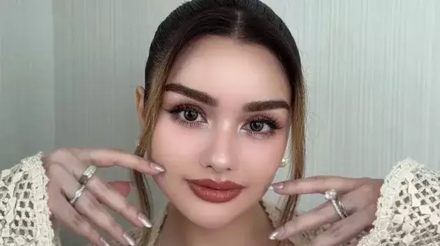 Nurah Syahfirah ibu sambung Teuku Rassya © 2025 berbagai sumber Nurah Syahfirah ibu sambung Teuku Rassya © 2025 berbagai sumber